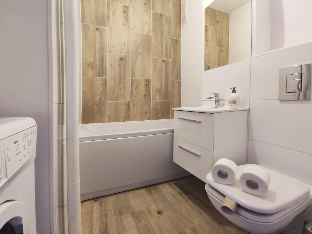 Apartament Rondo Onz วอร์ซอ ภายนอก รูปภาพ
